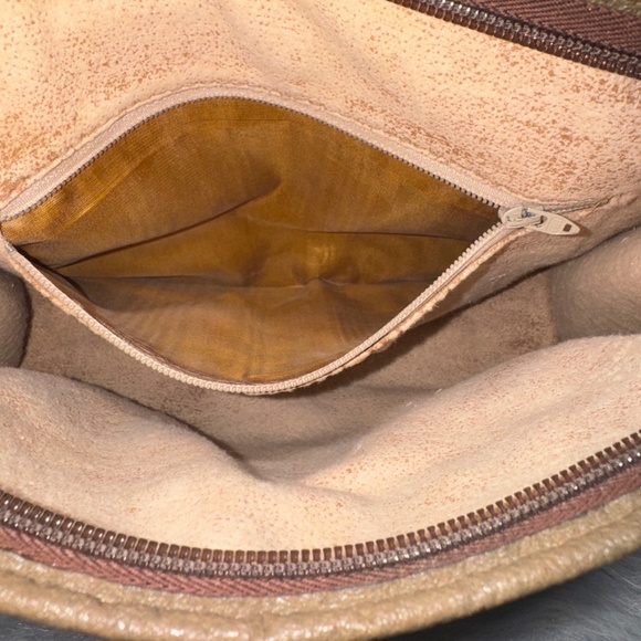 Gucci Plus Vintage Beige and Brown Monogram Pouch - Picture 11 of 12